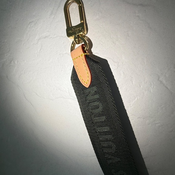 LOUIS VUITTON Multi Pochette Accessoires with dustbin, box and gift bag - Khaki - Picture 13 of 16